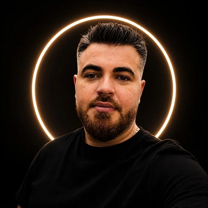 Denis, Owner la DenisTheBarber